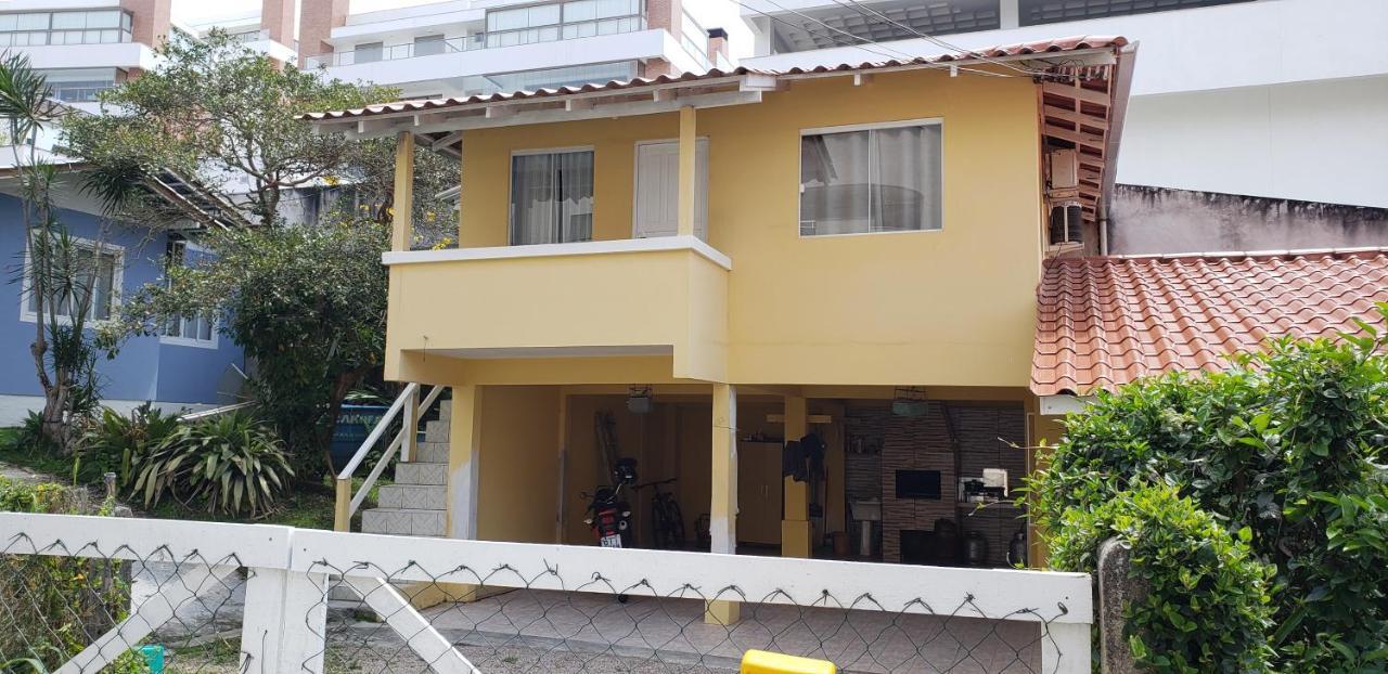 Casa De 2 Quartos No Centro De بومبينهاس المظهر الخارجي الصورة