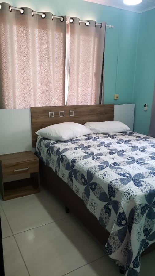 Casa De 2 Quartos No Centro De بومبينهاس المظهر الخارجي الصورة